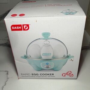 New in box DASH Rapid Egg Cooker in Mint Green